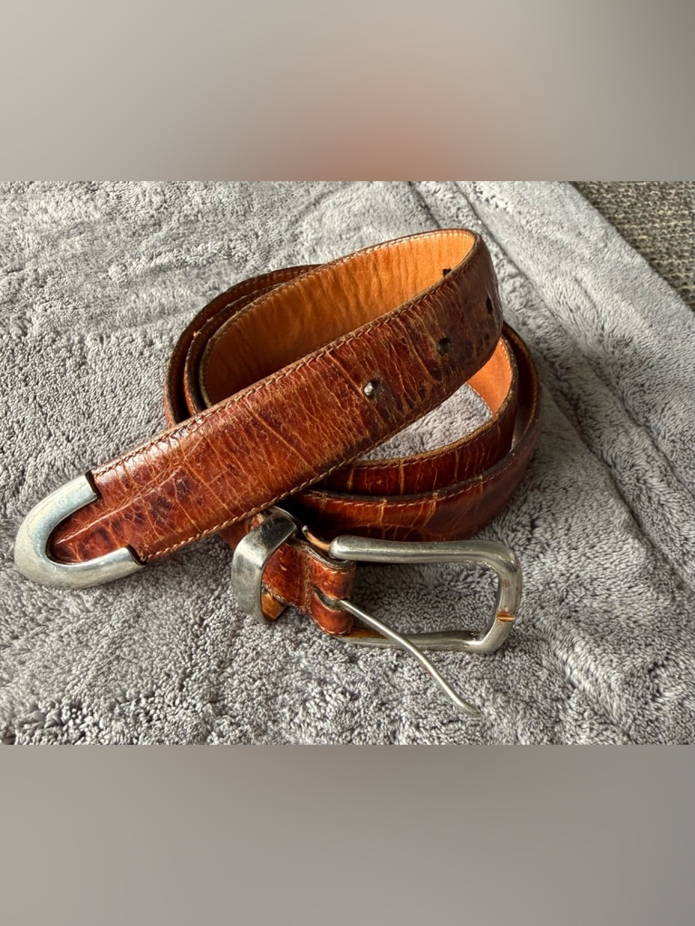 Martin Dingman belt, alligator grain with Silver-Tone solid brass buckle. USA 36